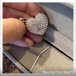 ✨REPOSH Louis Vuitton Heart Charm Necklace